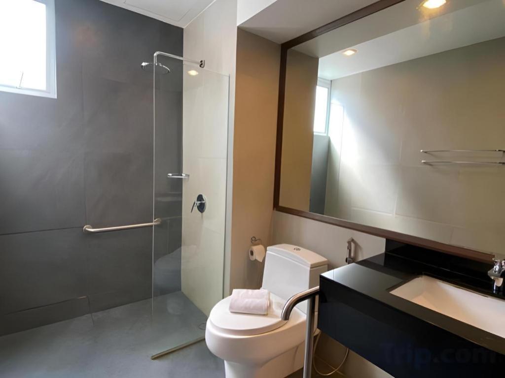 Kemena View Hotel Кучинг Экстерьер фото